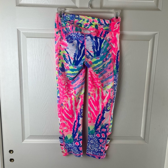 Lilly Pulitzer luxletic capris - Picture 3 of 5